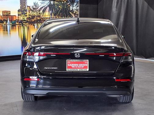 Crystal Black Pearl 2024 Honda Accord LX 1.5T