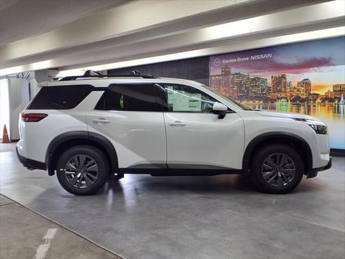 2025 Nissan Pathfinder SV FWD