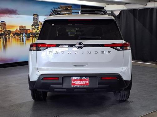 2025 Nissan Pathfinder SV FWD