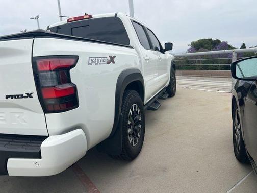 Glacier White 2024 Nissan Frontier PRO-X