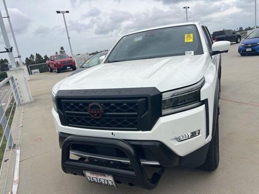 Glacier White 2024 Nissan Frontier PRO-X