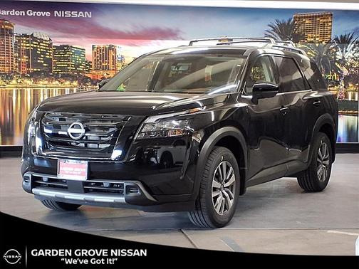 2025 Nissan Pathfinder SL FWD