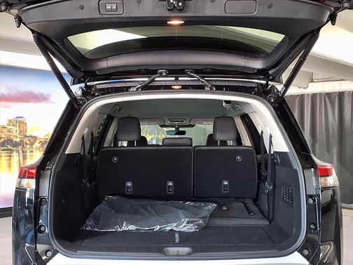 2025 Nissan Pathfinder SL FWD