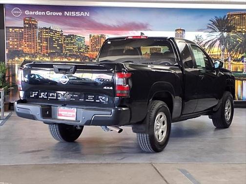 2022 Nissan Frontier S
