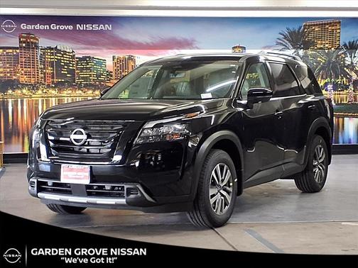 2025 Nissan Pathfinder SL FWD