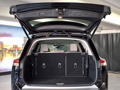 2025 Nissan Pathfinder SL FWD