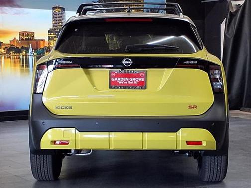 2025 Nissan Kicks SR