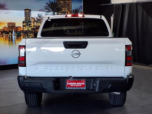 2023 Nissan Frontier S