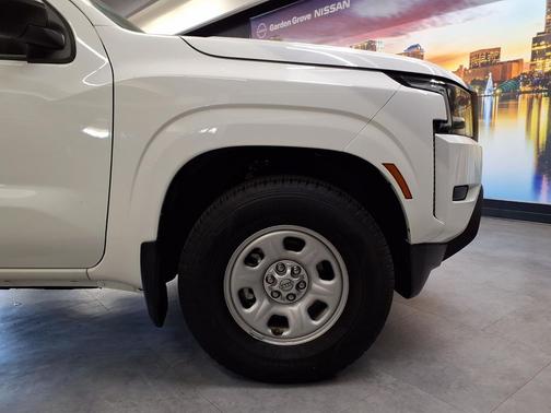2023 Nissan Frontier S