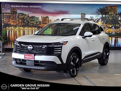 2025 Nissan Kicks SR