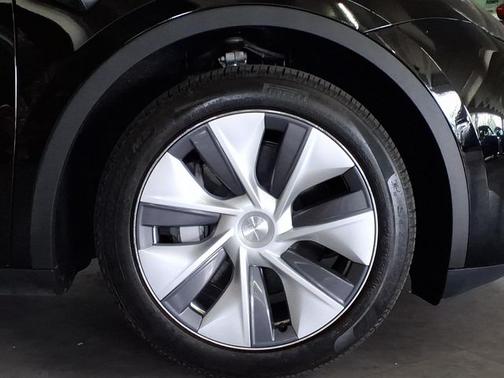 Black 2024 Tesla Model Y Long Range