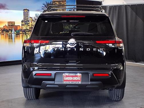 Super Black 2026 Nissan Pathfinder SV