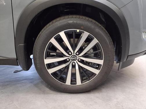 2025 Nissan Pathfinder Platinum FWD