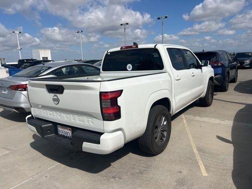 Glacier White 2025 Nissan Frontier SV