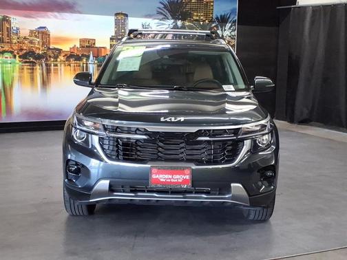 Gravity Gray 2025 Kia Seltos EX