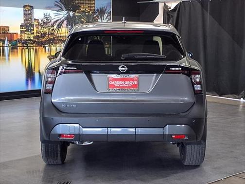 2025 Nissan Kicks SV