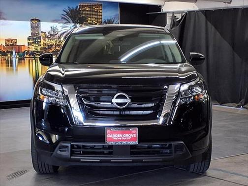 2025 Nissan Pathfinder S FWD