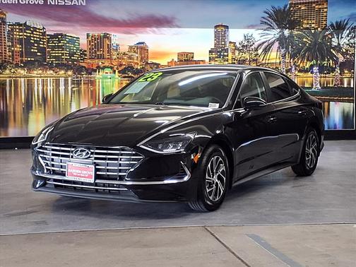2023 Hyundai SONATA Hybrid Base