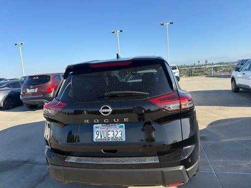 Super Black 2025 Nissan Rogue SV