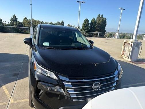 Super Black 2025 Nissan Rogue SV