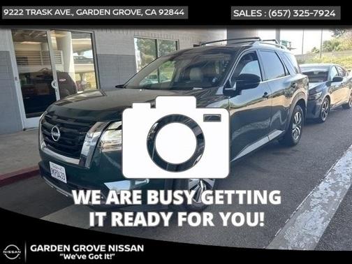 2023 Nissan Pathfinder SL 4WD