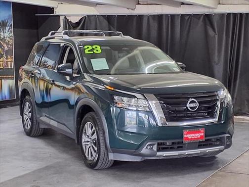 2023 Nissan Pathfinder SL 4WD