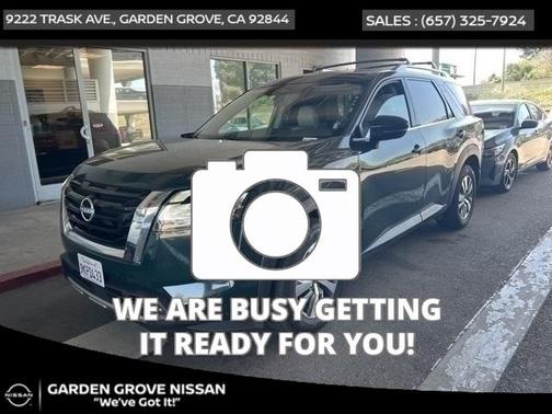 2023 Nissan Pathfinder SL 4WD