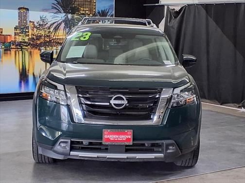 2023 Nissan Pathfinder SL 4WD