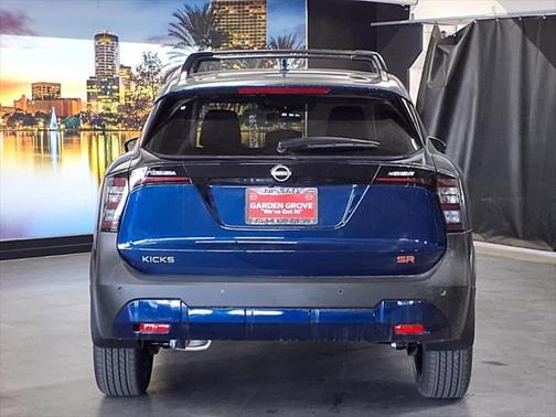 2025 Nissan Kicks SR