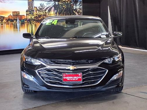 Mosaic Black Metallic 2024 Chevrolet Malibu LT