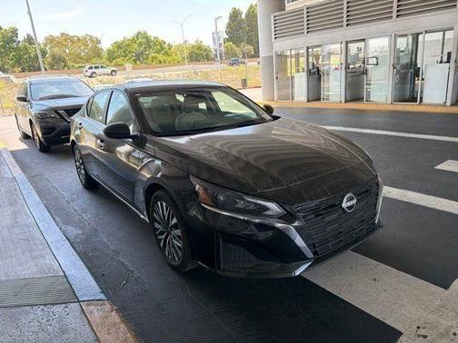 Super Black Clearcoat 2025 Nissan Altima 2.5 SV