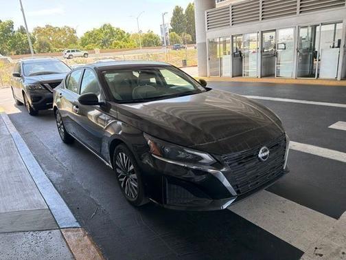 Super Black Clearcoat 2025 Nissan Altima 2.5 SV