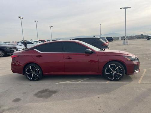 2024 Nissan Altima SR FWD