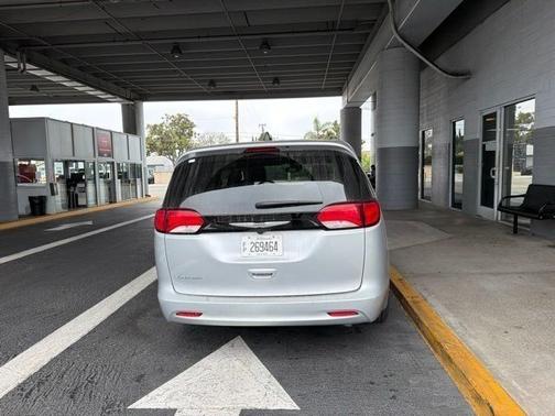 Silver Mist Clearcoat 2024 Chrysler Voyager LX