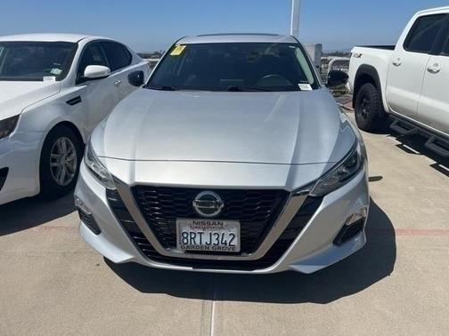 2020 Nissan Altima SR FWD