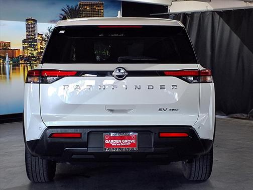 2024 Nissan Pathfinder SV 4WD