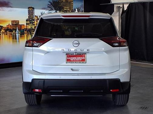 2025 Nissan Rogue SV