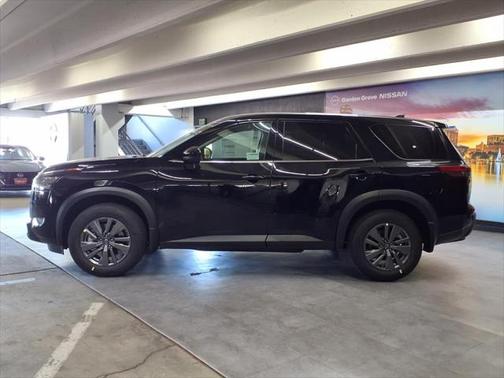 2025 Nissan Pathfinder S FWD