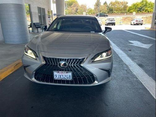 Iridium 2024 Lexus ES 300h Base