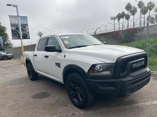 2024 RAM 1500 Classic Warlock Crew Cab 4x2 5'7' Box