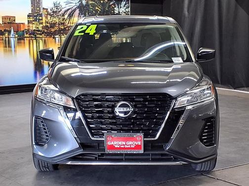 Gun Metallic 2024 Nissan Kicks S