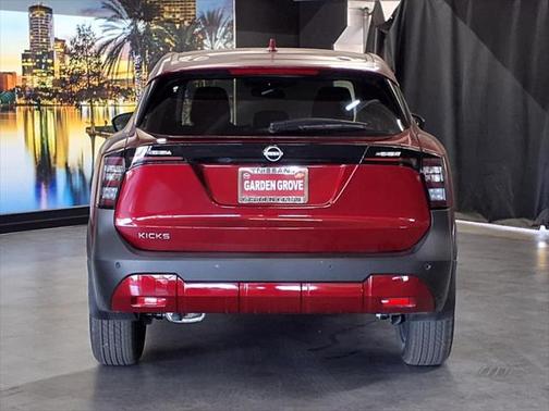 2025 Nissan Kicks SV