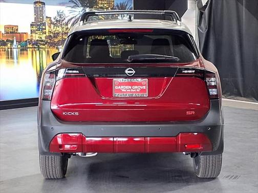 2025 Nissan Kicks SR
