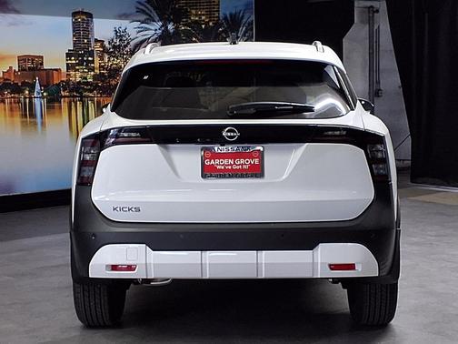 2026 Nissan Kicks SV