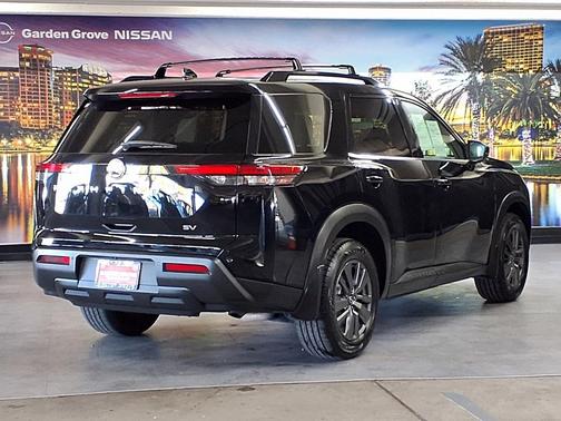 2023 Nissan Pathfinder SV FWD