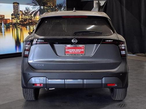 2025 Nissan Kicks SV