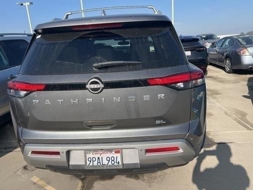 2022 Nissan Pathfinder SL 2WD