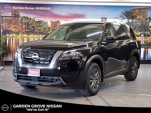 2025 Nissan Pathfinder S FWD