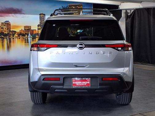 2025 Nissan Pathfinder SV FWD
