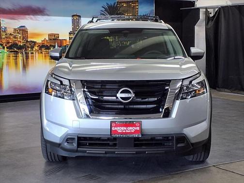2025 Nissan Pathfinder SV FWD